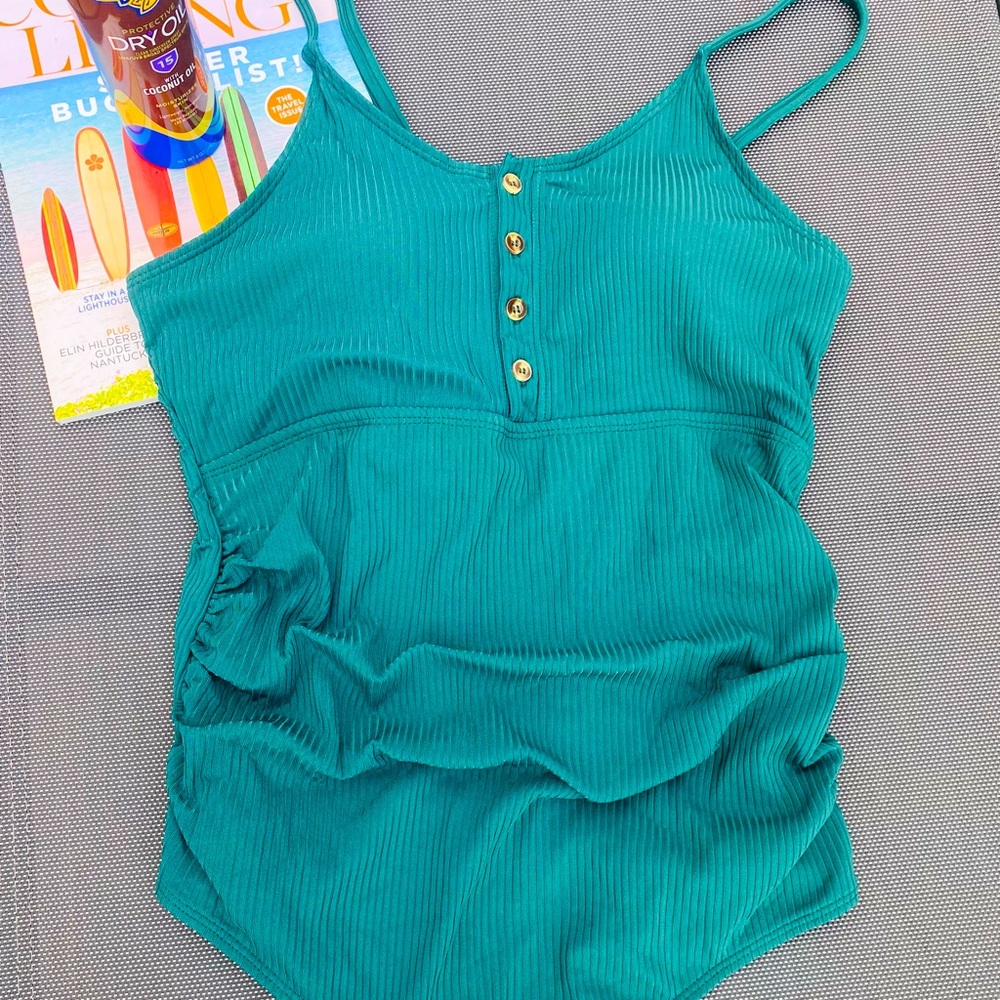 Cute swimsuit!
